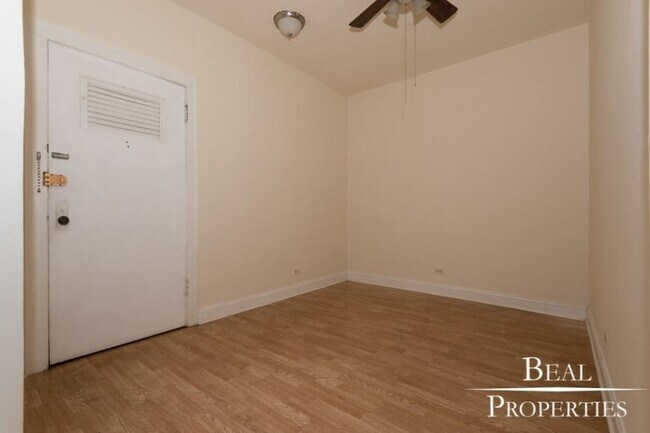 Building Photo - 1 bedroom in CHICAGO IL 60625
