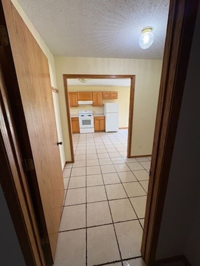 Building Photo - 504 Iowa St