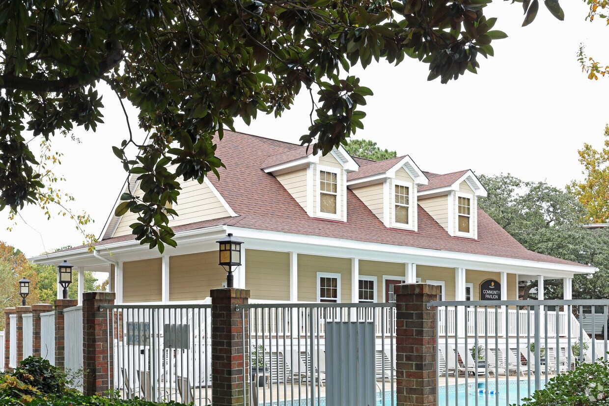 ReNew Banbury Lake 6300 Blakely Sq Virginia Beach, VA