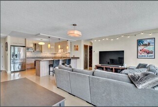 Building Photo - 50 Park St