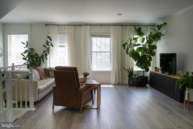 Foto del edificio - 4658 Hummingbird Ln