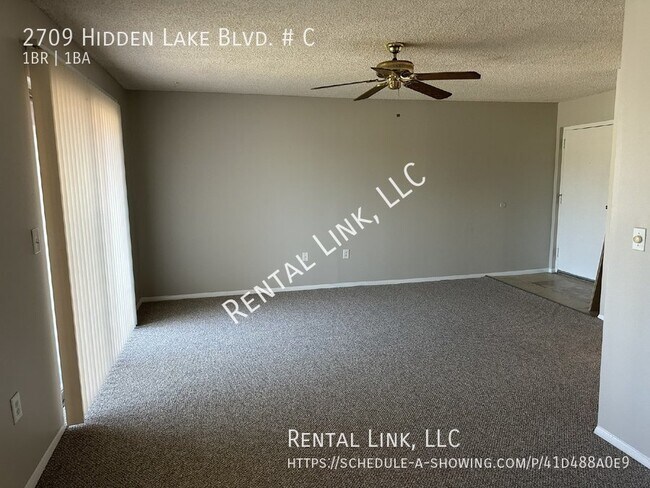 Building Photo - Experience Sarasota in Style: Newly Renova...