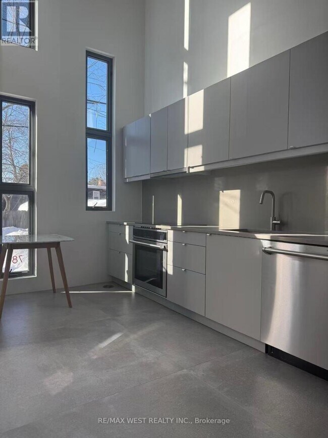 Photo du bâtiment - 781 Craven Rd