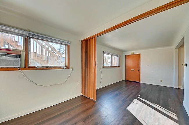Building Photo - 139 Southview Dr