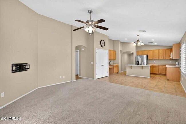Foto del edificio - 42059 W Cheyenne Dr