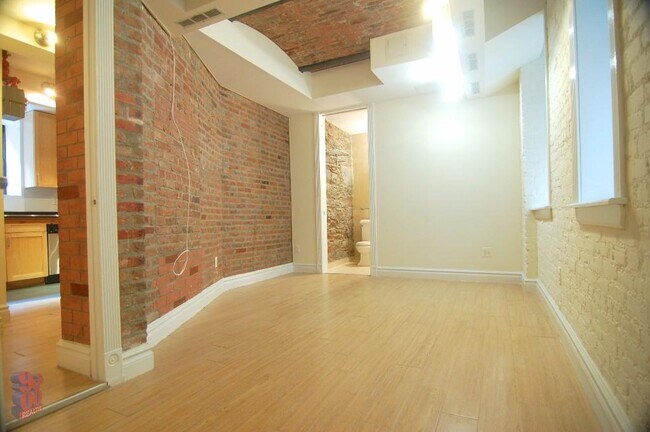 Foto del edificio - 340 E 18th St