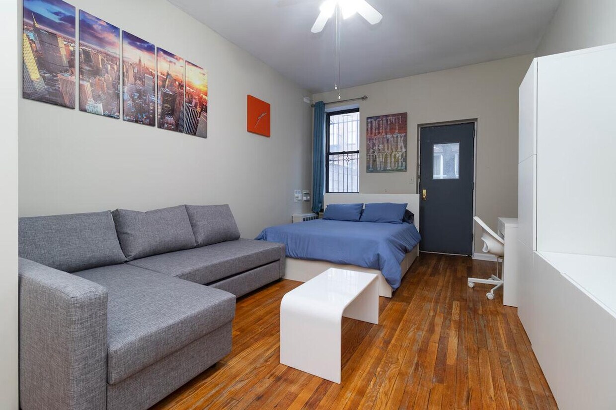 Foto principal - 1569 1st Ave
