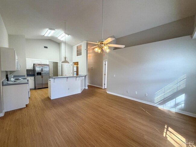 Foto del edificio - 7903 Cayenne Way