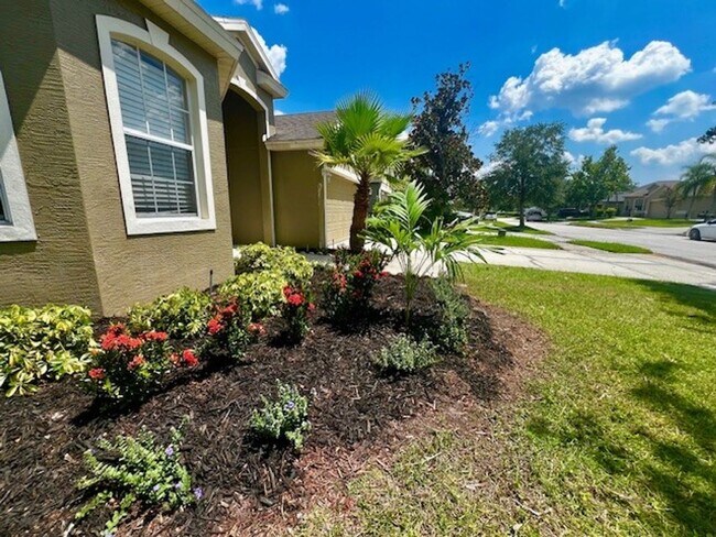 Photo - MOVE IN NOW! BEAUTIFUL NEW FLOORING (NO CA... House