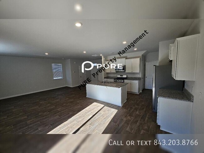 Foto del edificio - Pine Hills home Available NOW!