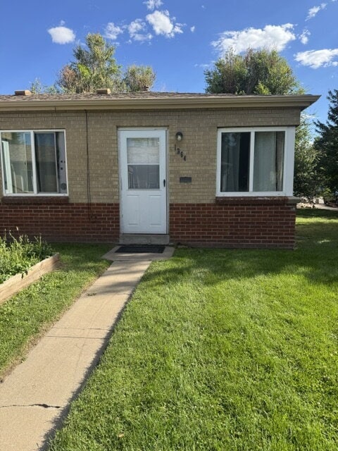 "Charming 1-Bed Urban Retreat in Denver's Heart - 575 Sq Ft of Cozy Living!" - "Charming 1-Bed Urban Retreat in Denver's Heart - 575 Sq Ft of Cozy Living!" Apartment