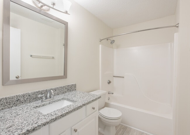 Photo - LaSalle Pointe Apartments