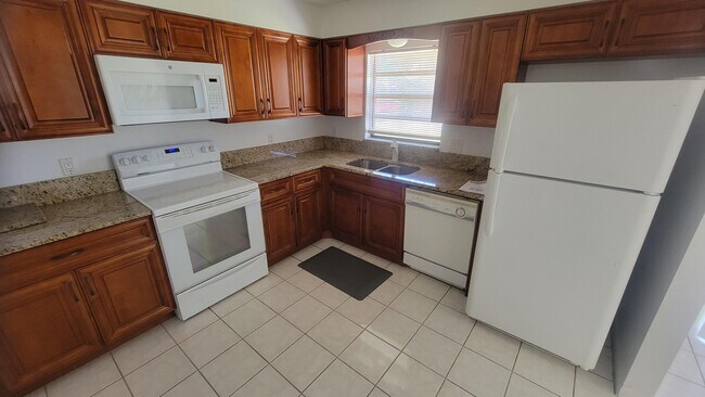 Building Photo - 1039 Lamplighter Dr NW