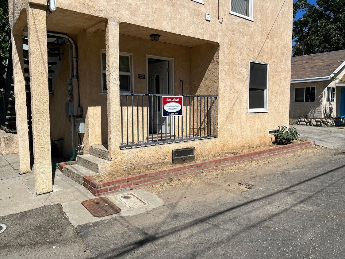 Foto principal - Charming first floor unit on the alley