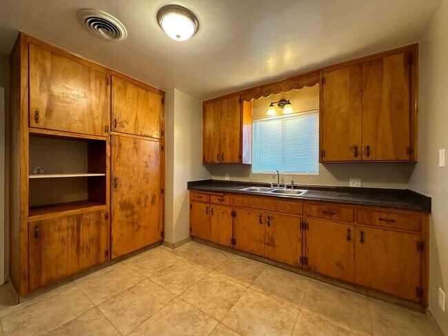 Foto del edificio - 606 Pierce Street -- West Valley Real Estate