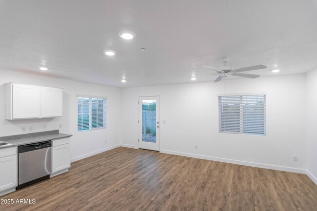 Foto del edificio - 12570 N Cotton Ln
