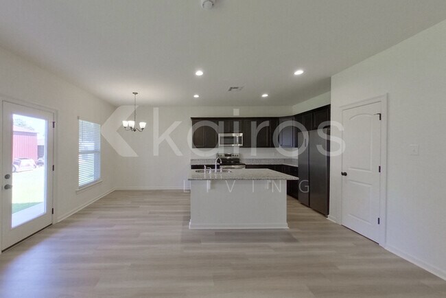 Foto del edificio - 129 Salvat Dr