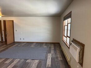 Building Photo - 934-934 Iowa Ave