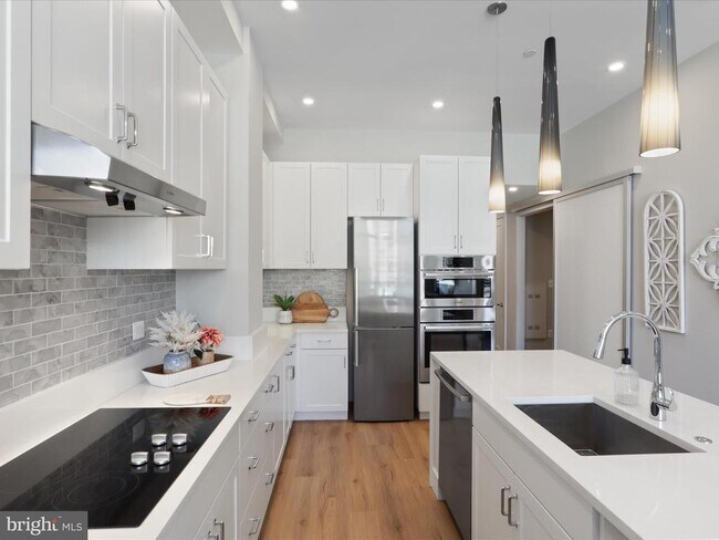 Foto del edificio - 801 N Fairfax St