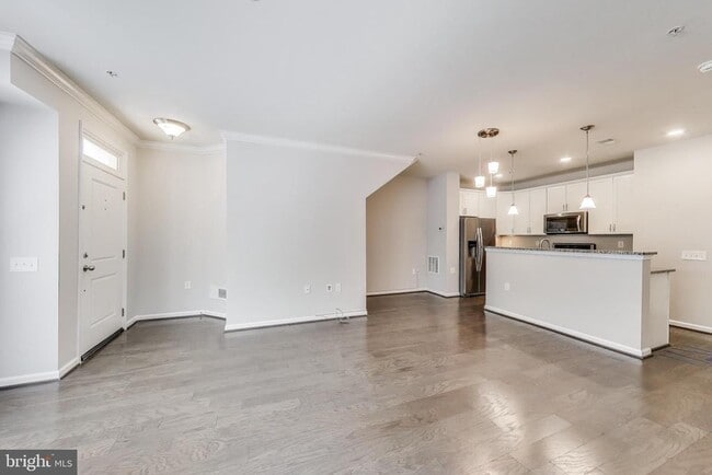 Building Photo - 645 Diamondback Dr