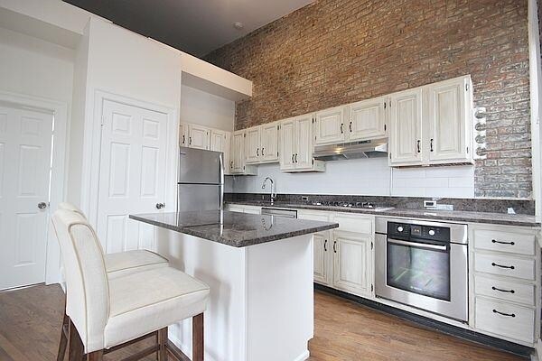 Building Photo - 163 14th St