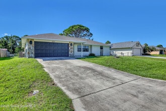 Building Photo - 1635 Adview Rd SE