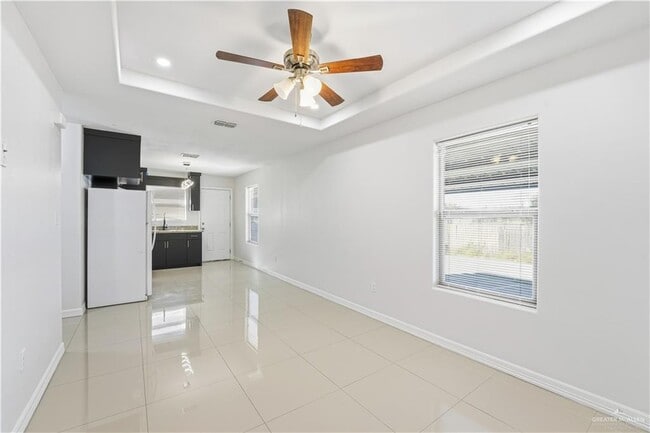 Building Photo - 14 Lotto Ln