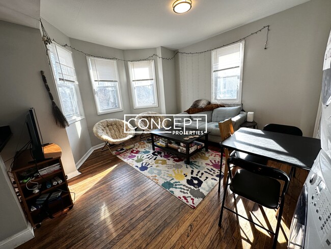 Building Photo - 777 Parker St