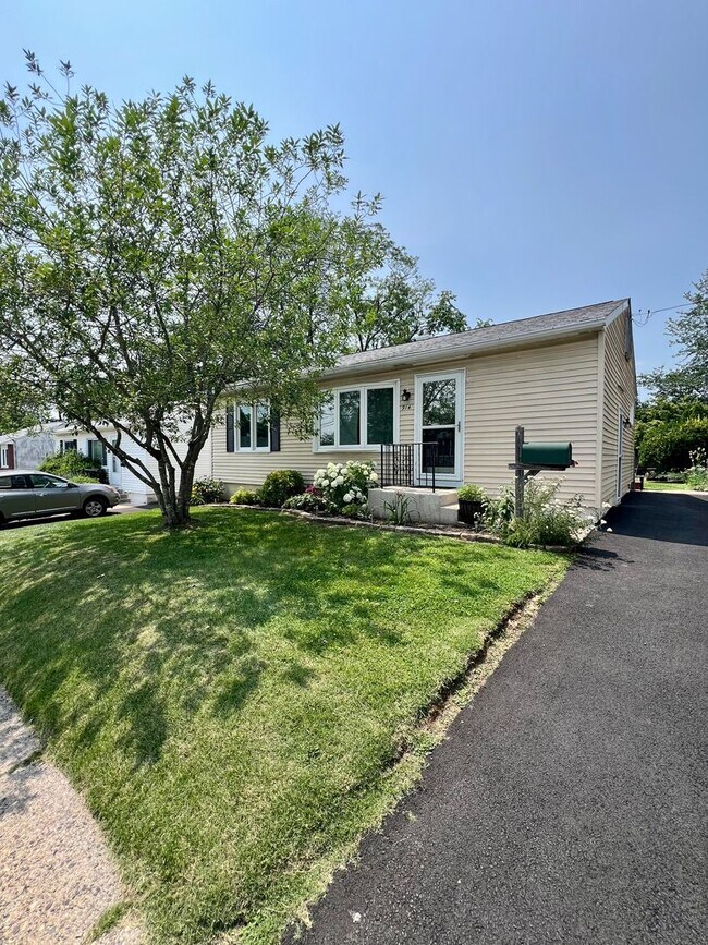 Building Photo - Stunning 3-Bedroom Single Family Home in G...