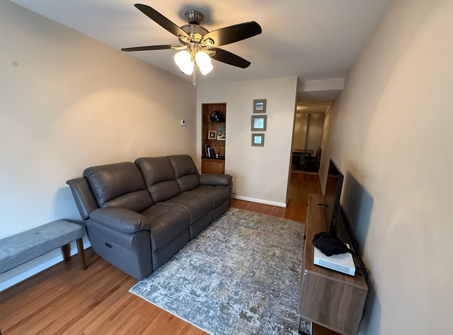 Building Photo - 325 Taylor St