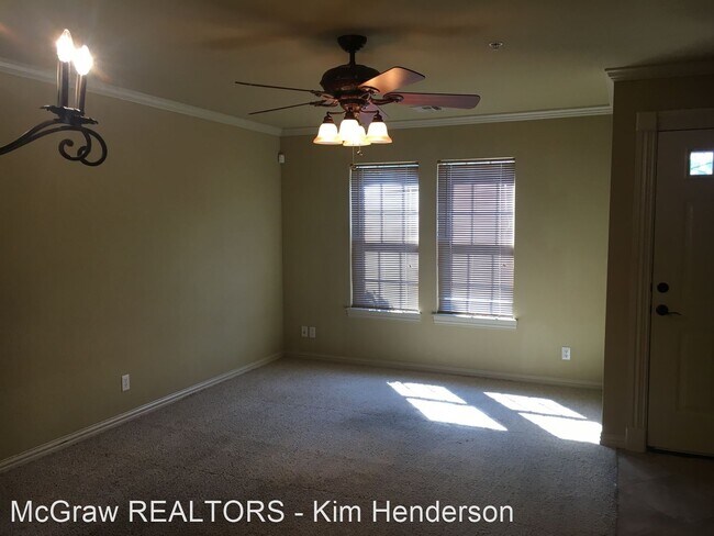 Building Photo - 1 br, 1.5 bath House - 400 W El Paso St