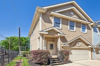 Building Photo - 2624 Detering St