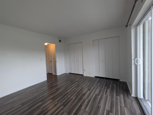 Building Photo - 131 Doolen Ct