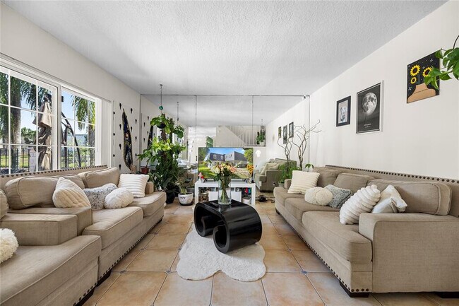 Foto del edificio - 12028 Basin St N