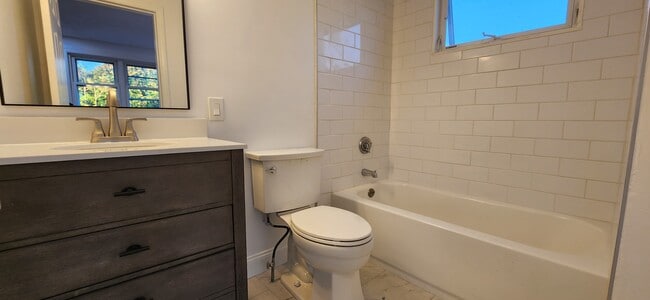 Foto del edificio - 248R Pearl St