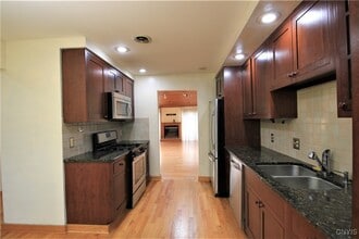 Building Photo - 222 Shuart Ave