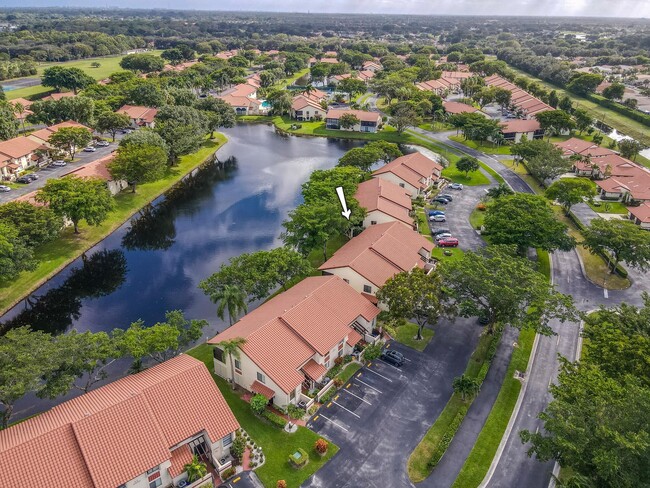 Foto del edificio - 10624 Tropic Palm Ave