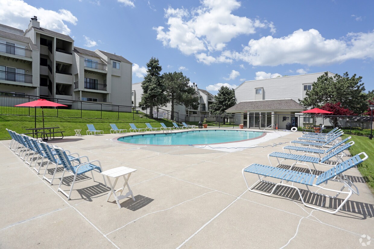 Mandalay On Pacific Apartments Omaha Ne Pool Mandalay On Pacific