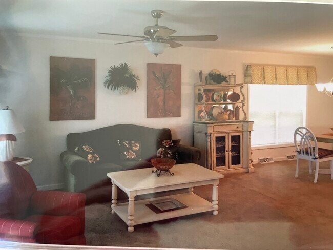 Sala de estar y comedor - 108 Bobbys Branch Rd