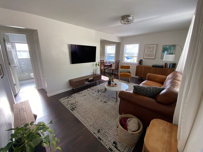 Foto del edificio - 3 Bedroom Single Family Home in Denver