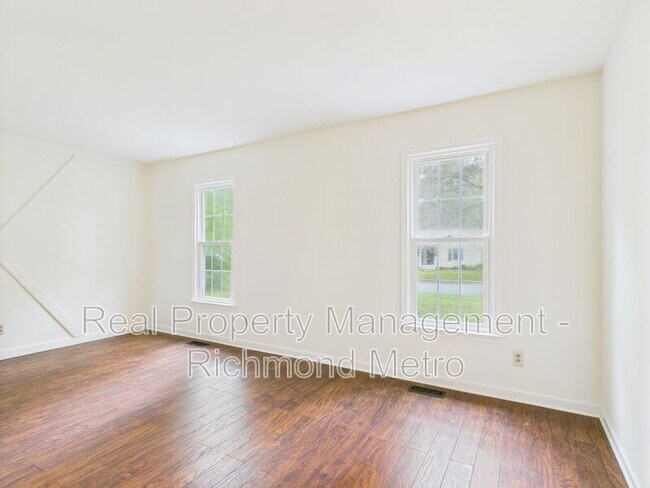 Foto del edificio - 8621 Sunset Knoll Rd