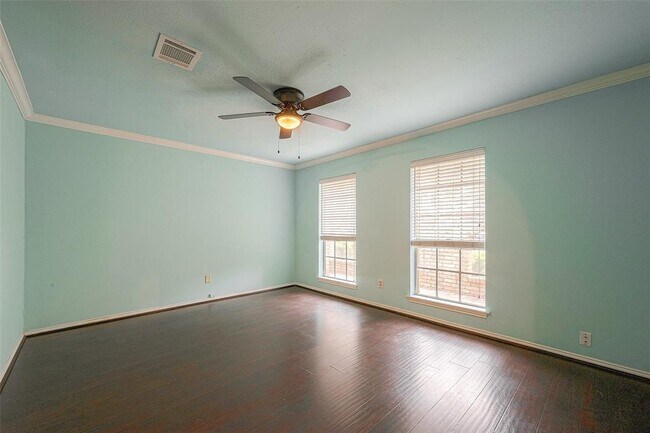 Building Photo - 3322 Greenridge Dr