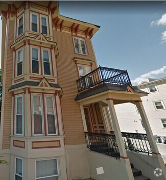 Building Photo - 731 Parker St