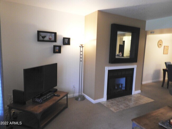 Building Photo - 5995 N 78th St
