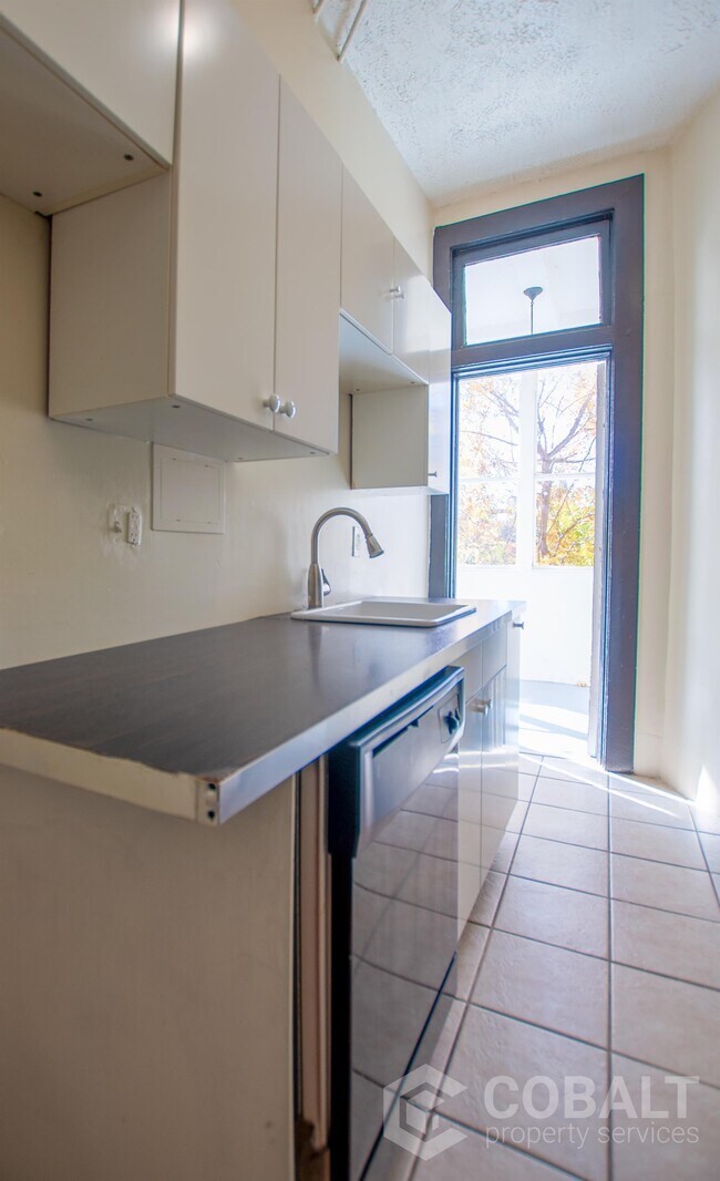 Foto del edificio - 131 Ralph McGill Blvd NE