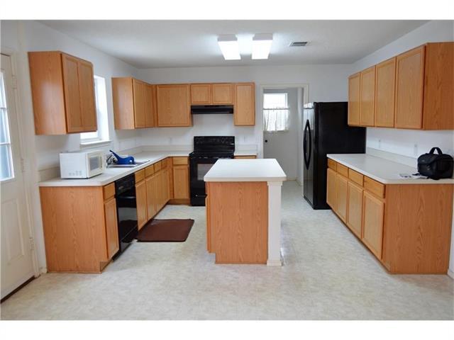Building Photo - 1600 Crown Point Dr
