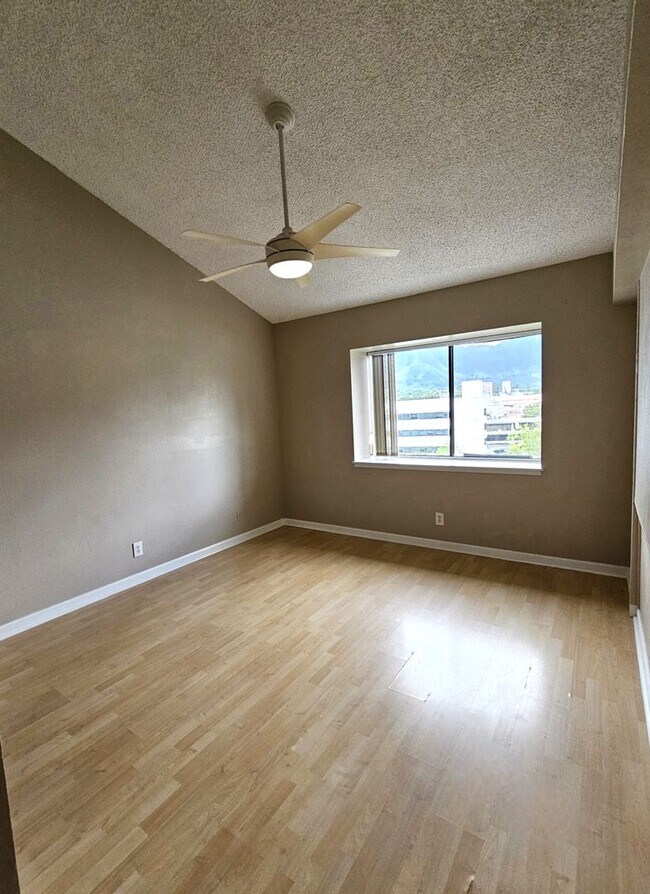 Building Photo - Puu Alii 3 bed, 2 bath with AC and garage!