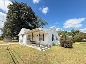 Building Photo - 1357 S Florence Ave