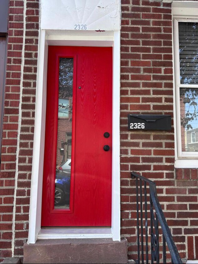 Building Photo - 2326 E Hazzard St