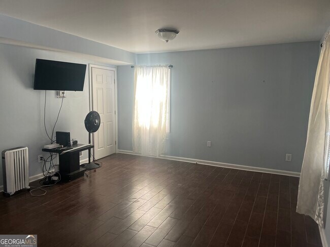 Foto del edificio - 2894 Randall St